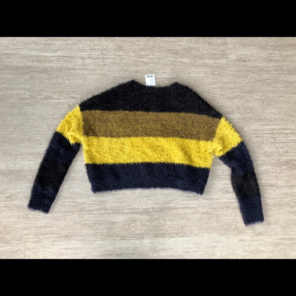 NEW NWT Urban Outfitters striped Crop Sweater - Picture 7 of 7